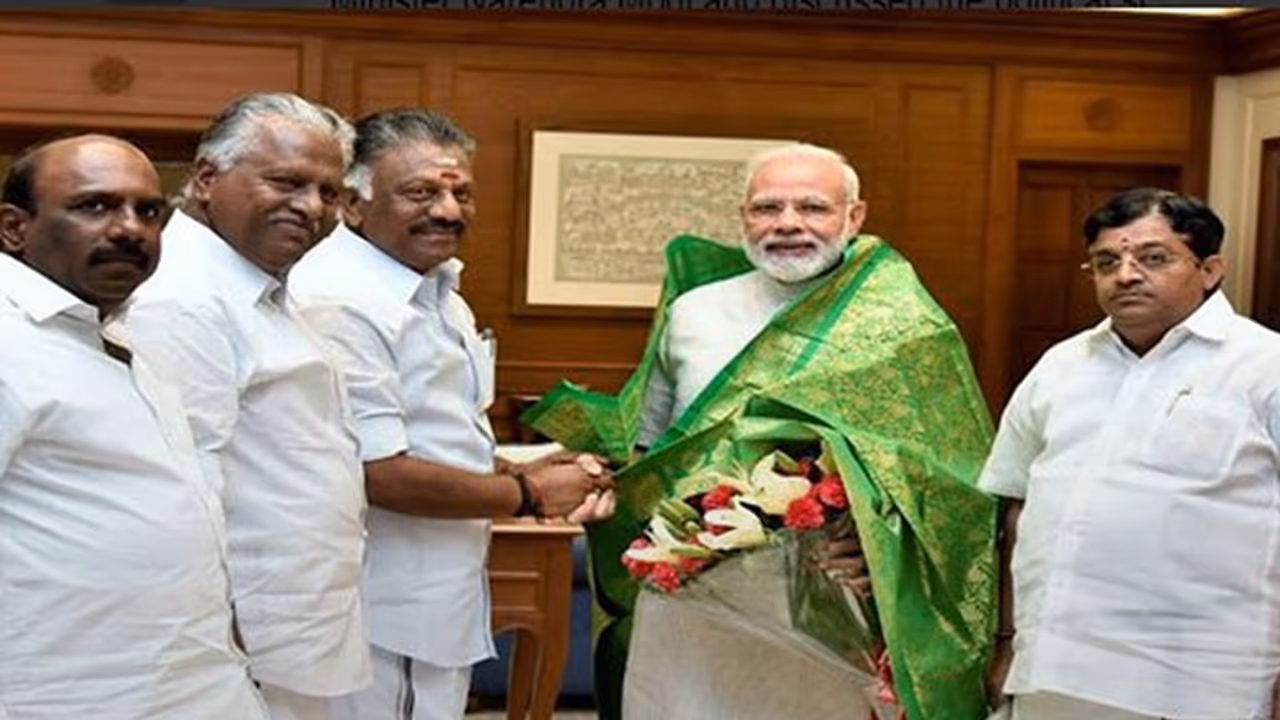 Ahead of Tamil Nadu visit, Prime Minister Narendra Modi wants AIADMK factions to bury the hatchet Ahead of Tamil Nadu visit, Prime Minister Narendra Modi wants AIADMK factions to bury the hatchet