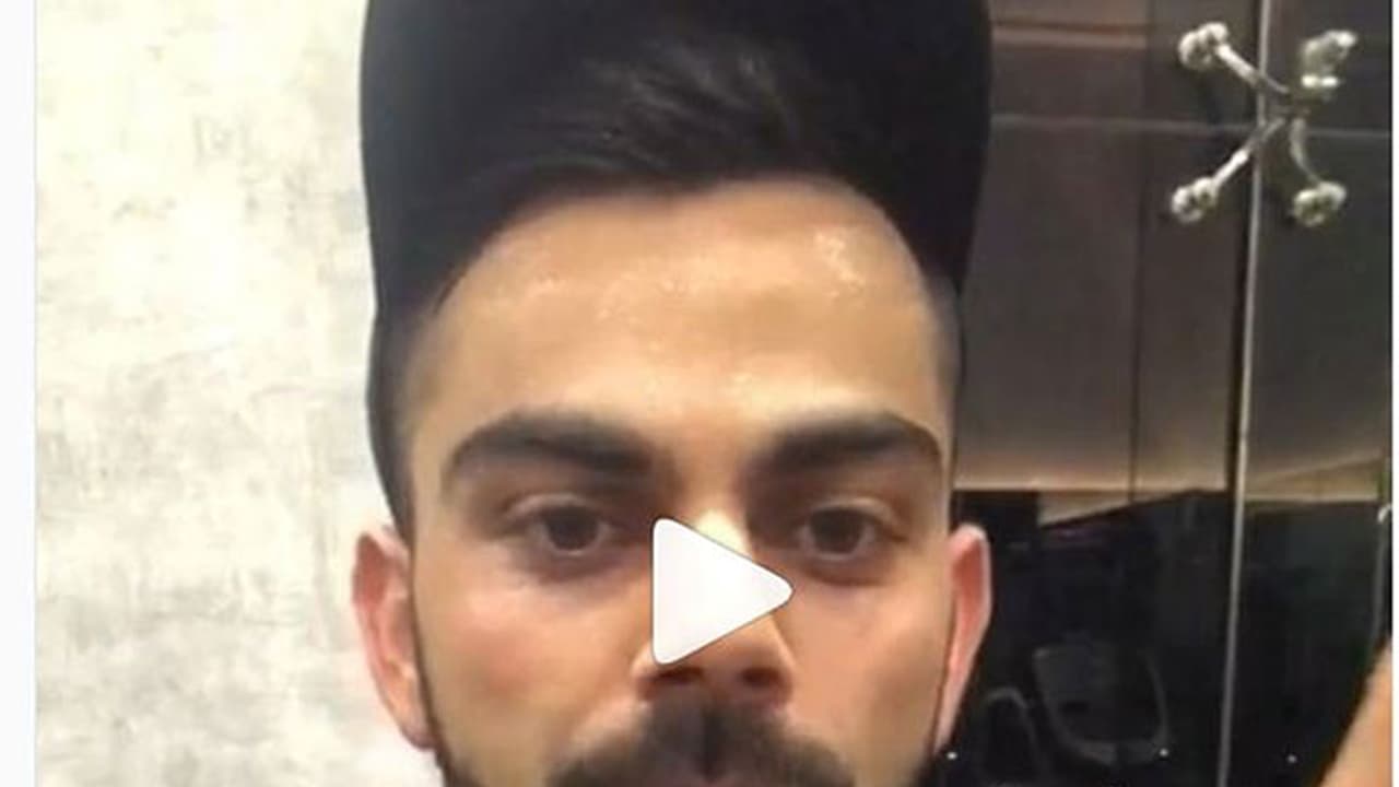 'നോക്കൂ,എനിക്കൊപ്പം ആരാണുള്ളതെന്ന്'; കോലി പുറത്തിവിട്ട വീഡിയോ വൈറല് 'നോക്കൂ,എനിക്കൊപ്പം ആരാണുള്ളതെന്ന്'; കോലി പുറത്തിവിട്ട വീഡിയോ വൈറല്