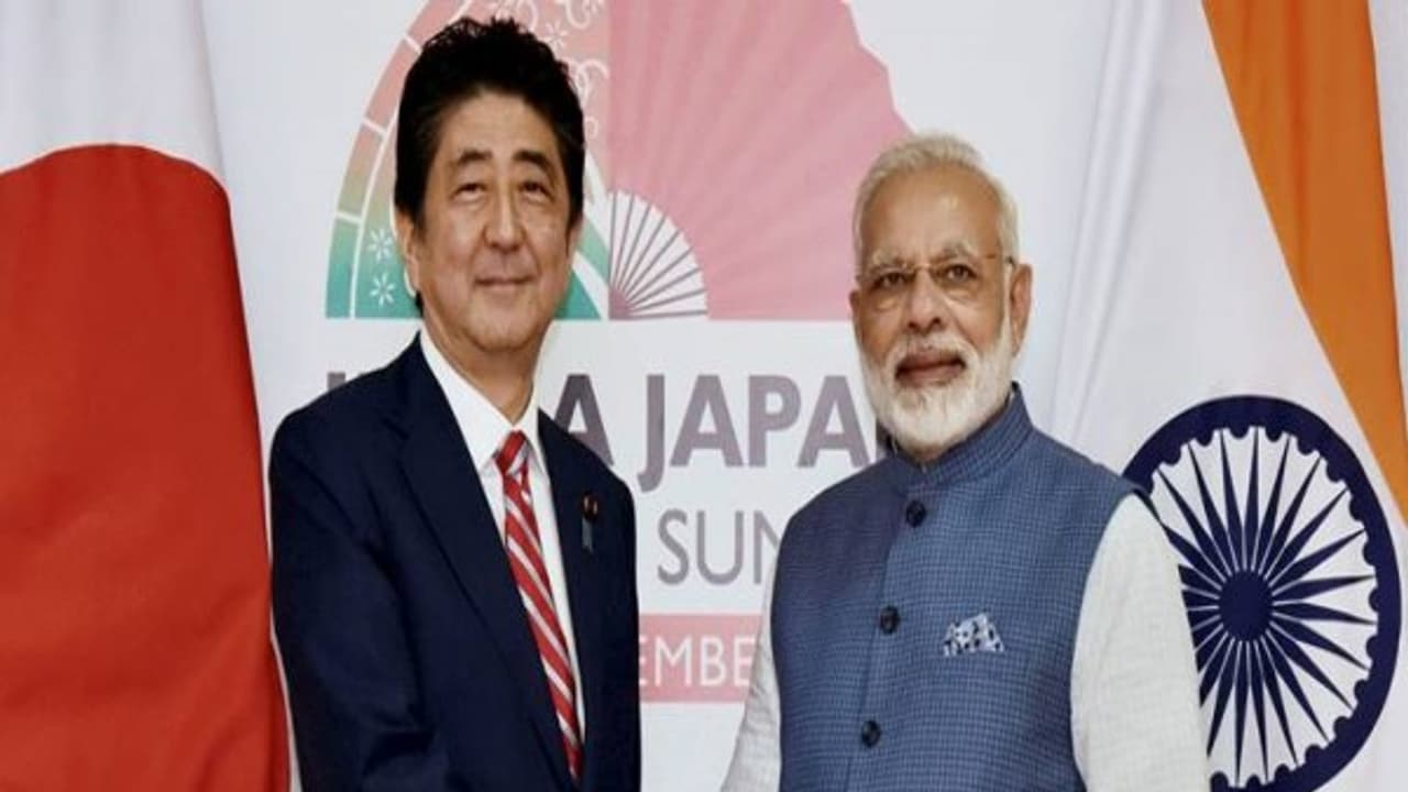 பிரதமர் மோடியை மேடையில் அமர வைத்து நேருவை புகழ்ந்த ஜப்பான் பிரதமர்... பிரதமர் மோடியை மேடையில் அமர வைத்து நேருவை புகழ்ந்த ஜப்பான் பிரதமர்...