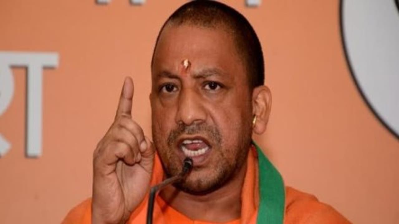 "சைவம் சாப்பிடுறவங்க பலசாலி இல்லையா?" சவால் விடும் ஆதித்யநாத் "சைவம் சாப்பிடுறவங்க பலசாலி இல்லையா?" சவால் விடும் ஆதித்யநாத்