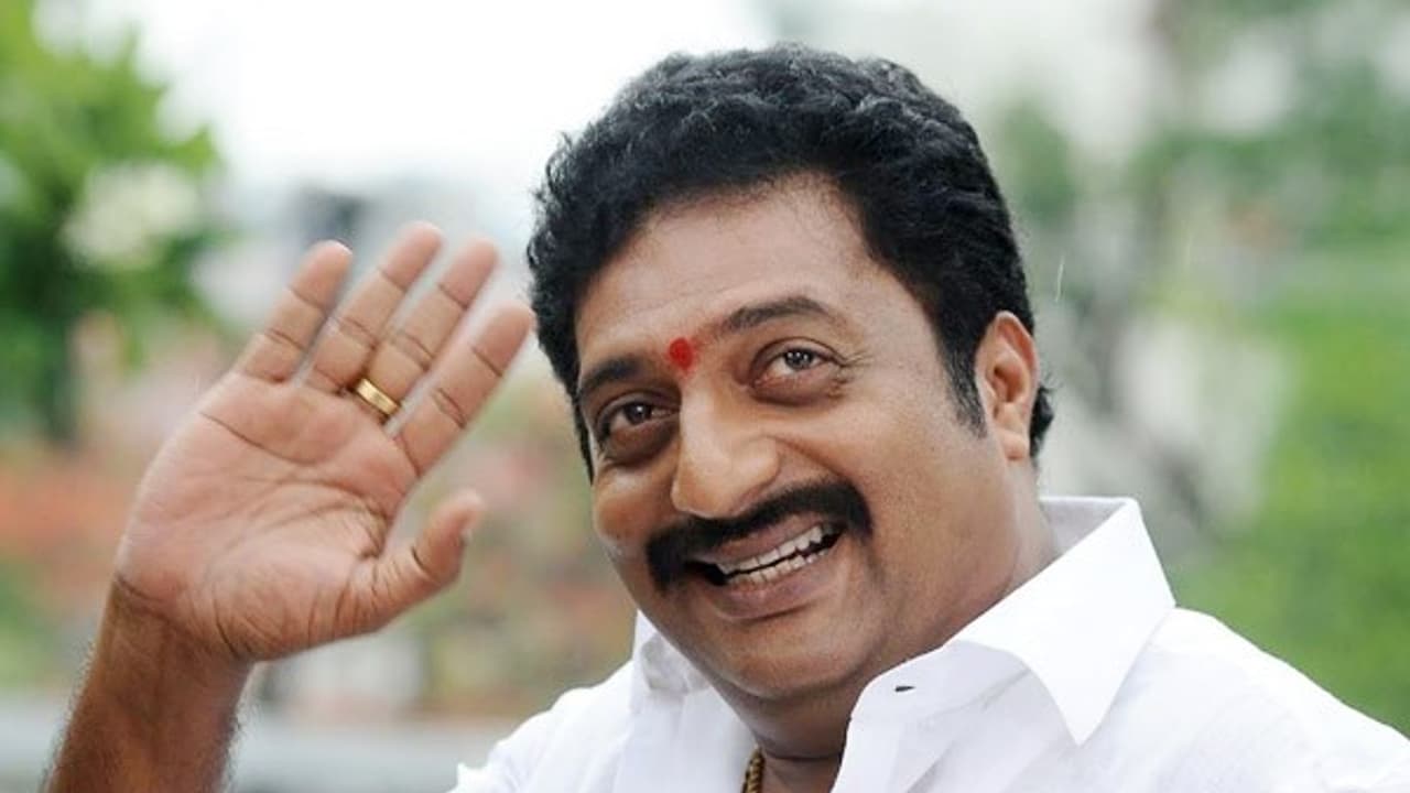 கர்நாடகாவில் பா.ஜ.க வின் ”ஆட்டம் தொடங்கும் முன்னரே முடிந்து விட்டது”. டிவிட்டரில் பா.ஜ.க வை நடிகர் பிரகாஷ்ராஜ் விமர்சனம். கர்நாடகாவில் பா.ஜ.க வின் ”ஆட்டம் தொடங்கும் முன்னரே முடிந்து விட்டது”. டிவிட்டரில் பா.ஜ.க வை நடிகர் பிரகாஷ்ராஜ் விமர்சனம்.