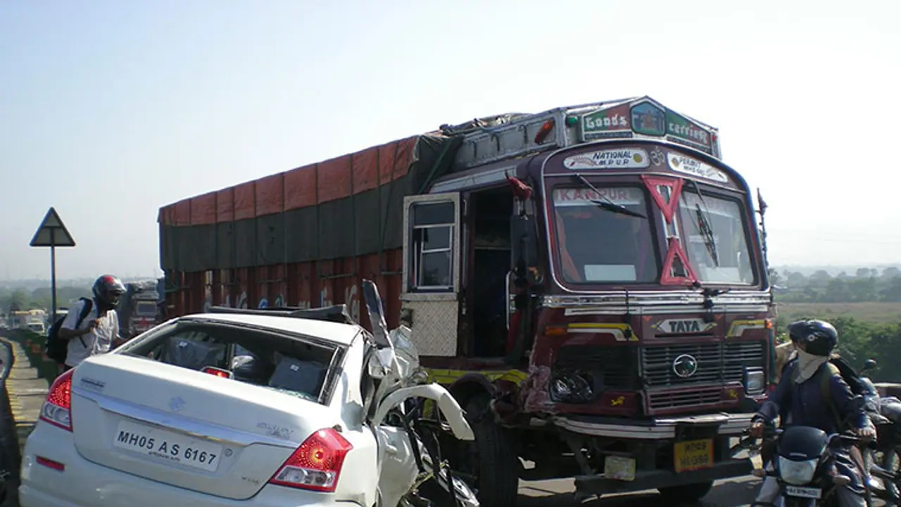 టీడీపీకి షాక్: రోడ్డు ప్రమాదాల్లో నేతలను కోల్పోతున్న టీడీపీ టీడీపీకి షాక్: రోడ్డు ప్రమాదాల్లో నేతలను కోల్పోతున్న టీడీపీ