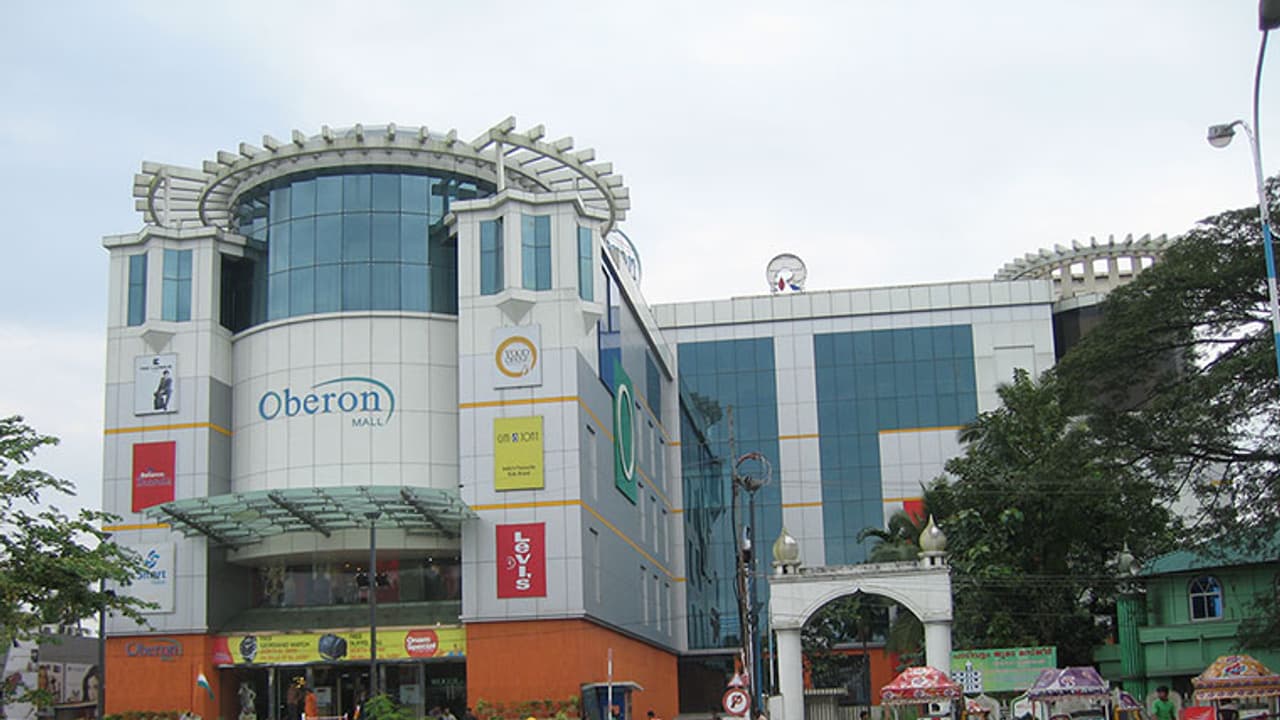 Major fire breaks out at Kochi's Oberon Mall, no casualties Major fire breaks out at Kochi's Oberon Mall, no casualties