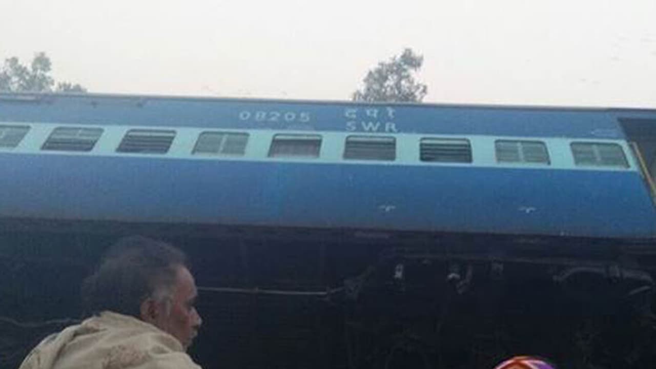 ഉത്തര്പ്രദേശില് ട്രെയിന് പാളം തെറ്റി, രണ്ട് മരണം ഉത്തര്പ്രദേശില് ട്രെയിന് പാളം തെറ്റി, രണ്ട് മരണം