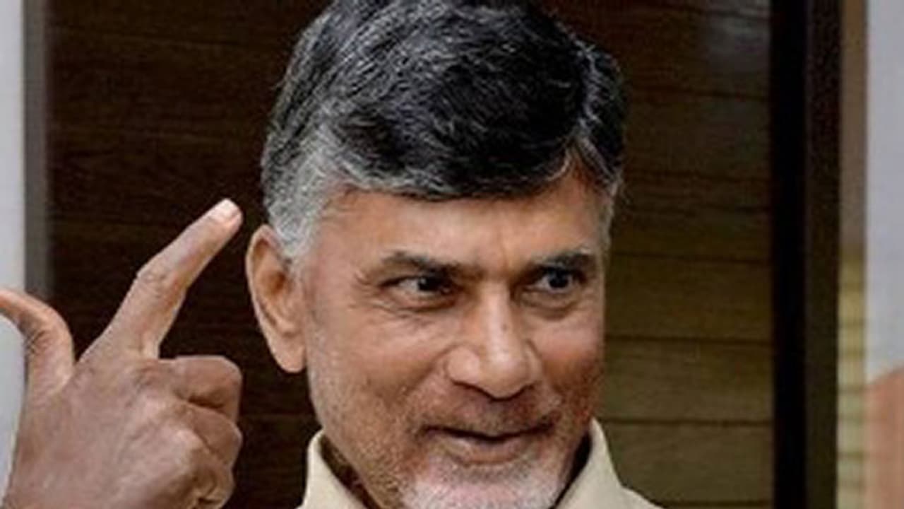 వైసిపిని దెబ్బ కొట్టేందుకు చంద్రబాబు మాస్టర్ ప్లాన్ వైసిపిని దెబ్బ కొట్టేందుకు చంద్రబాబు మాస్టర్ ప్లాన్