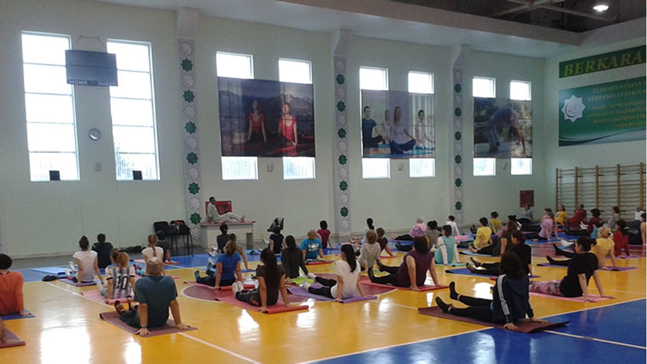 Turkmenistan goes ga ga over yoga