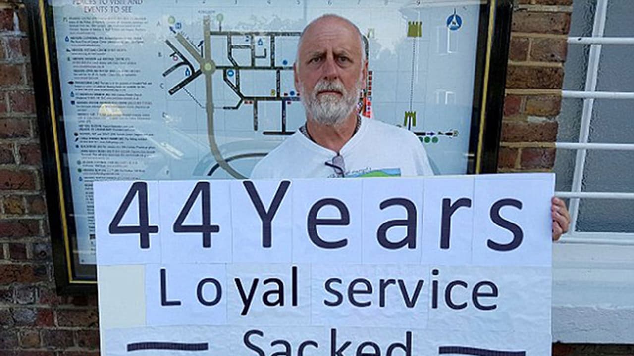 44 വര്ഷത്തെ ജോലിക്കിടയില് 20 മിനിറ്റ് ബ്രേക്കെടുത്തു, ജോലി പോയി 44 വര്ഷത്തെ ജോലിക്കിടയില് 20 മിനിറ്റ് ബ്രേക്കെടുത്തു, ജോലി പോയി