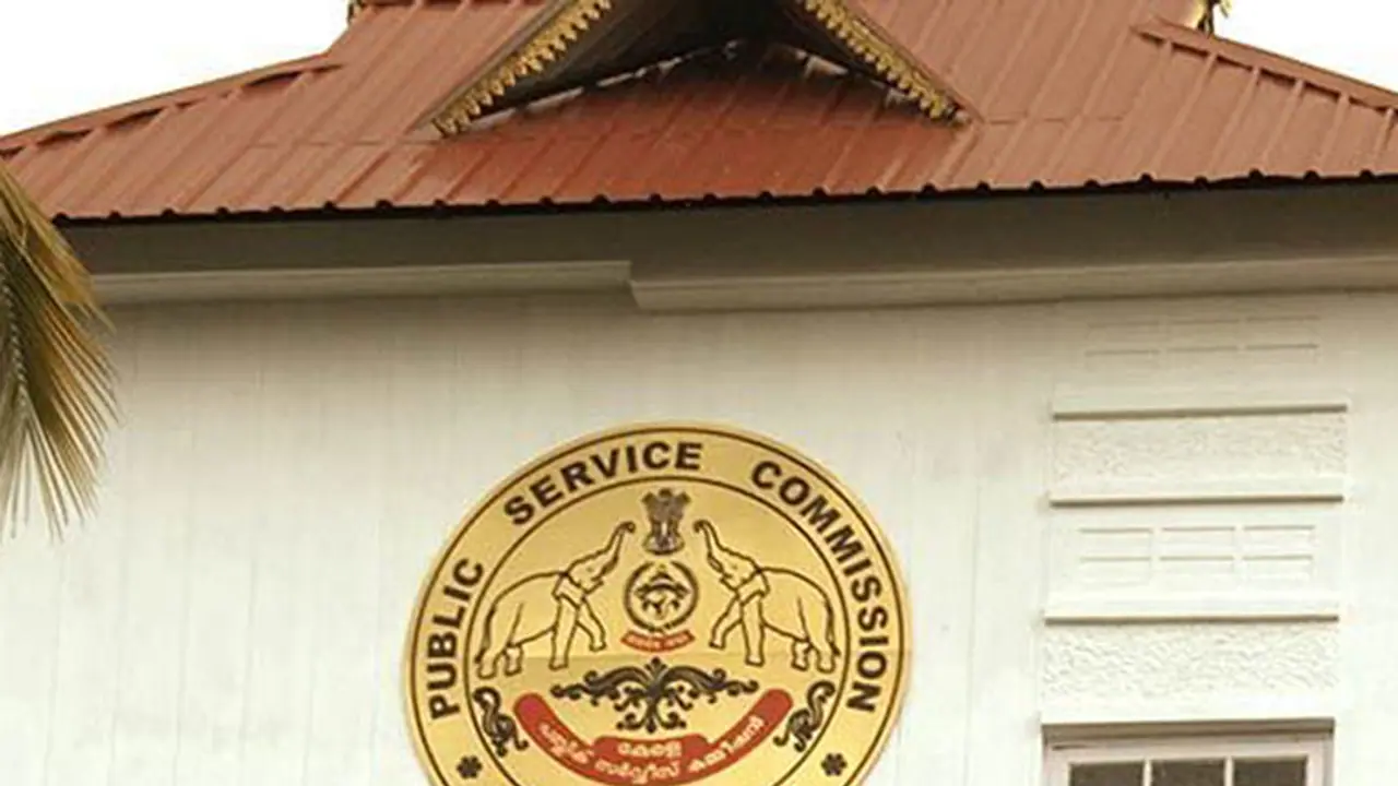 തോറ്റവിദ്യാര്ത്ഥിയെ സഹായിക്കാന് ജയില് ഐ.ജി, പി.എസ്.സിക്ക് കത്തയച്ചത് വിവാദത്തില് തോറ്റവിദ്യാര്ത്ഥിയെ സഹായിക്കാന് ജയില് ഐ.ജി, പി.എസ്.സിക്ക് കത്തയച്ചത് വിവാദത്തില്