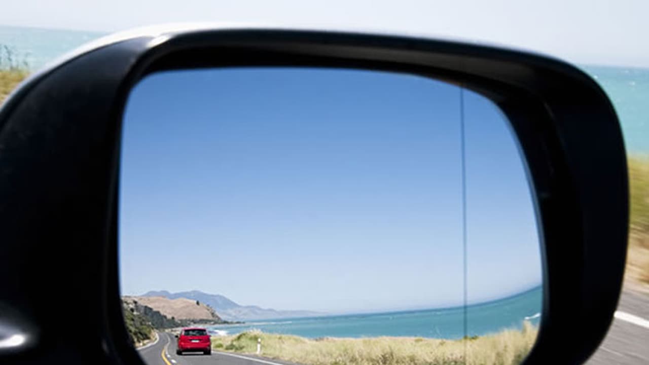 സൈഡ് മിററുകള് മടക്കിവച്ച് കാറോടിച്ചാല് ഇനി എട്ടിന്റെ പണി കിട്ടും സൈഡ് മിററുകള് മടക്കിവച്ച് കാറോടിച്ചാല് ഇനി എട്ടിന്റെ പണി കിട്ടും