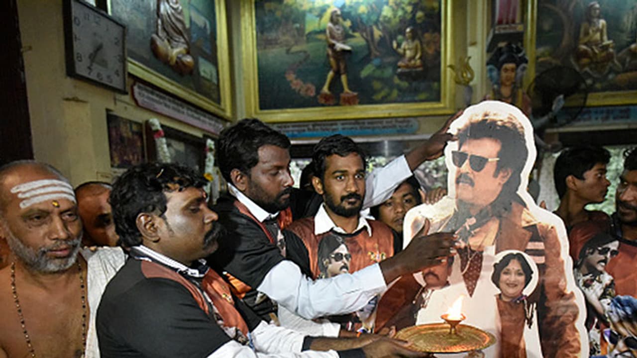 Aarti performed as ‘Kabali’ hits Singapore cinemas