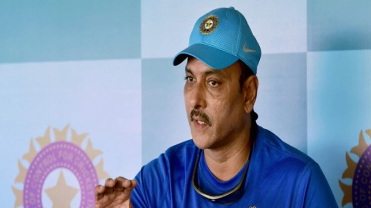 ఇండియా ఇంగ్లాండ్ మధ్యే ఫైనల్...దేవుడు మా డ్రెస్సింగ్ రూంలోనే: రవిశాస్త్రి ఇండియా ఇంగ్లాండ్ మధ్యే ఫైనల్...దేవుడు మా డ్రెస్సింగ్ రూంలోనే: రవిశాస్త్రి