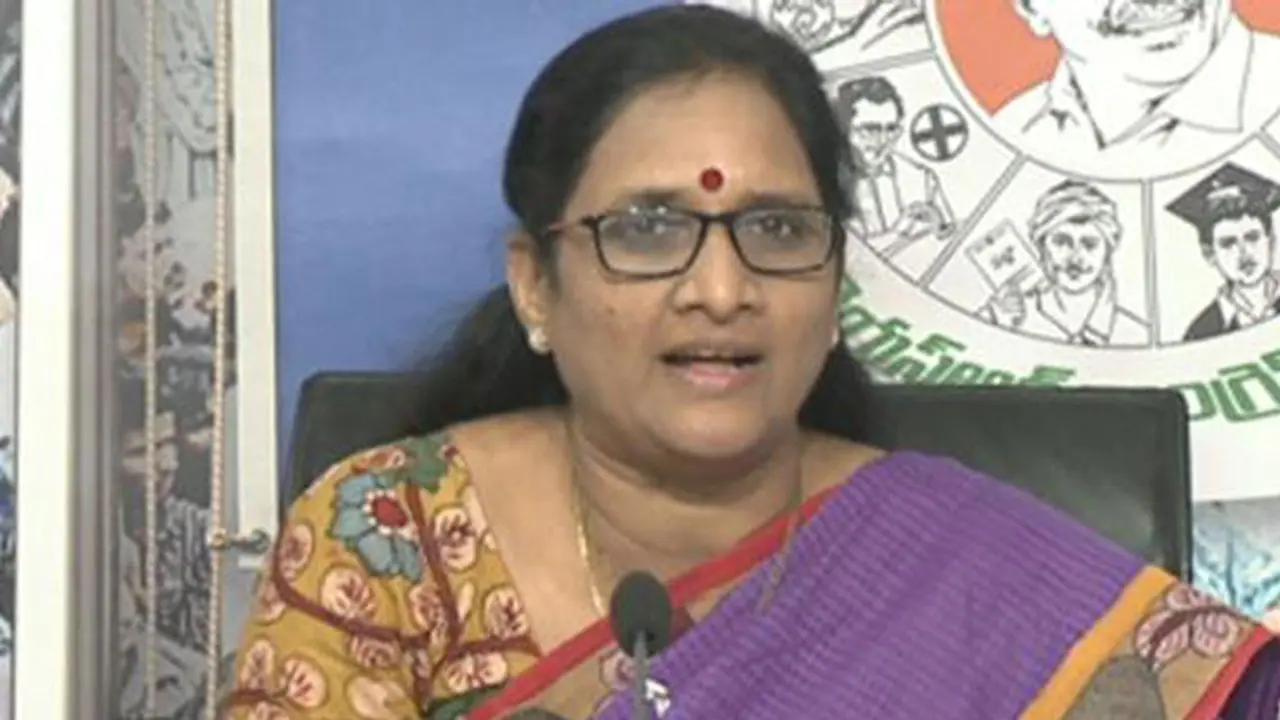 మెడికో తపస్వి హత్యపై సమగ్ర విచారణ: ఏపీ మహిళా కమిషన్ చైర్‌పర్సన్ వాసిరెడ్డి పద్మ