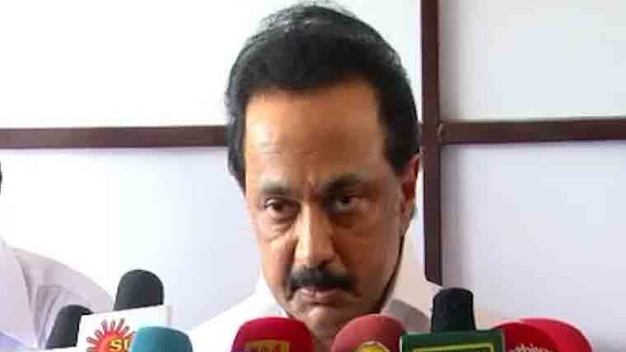 കാവേരി പ്രതിഷേധം; മനുഷ്യച്ചങ്ങല തീര്ക്കുമെന്ന് പ്രതിപക്ഷം കാവേരി പ്രതിഷേധം; മനുഷ്യച്ചങ്ങല തീര്ക്കുമെന്ന് പ്രതിപക്ഷം