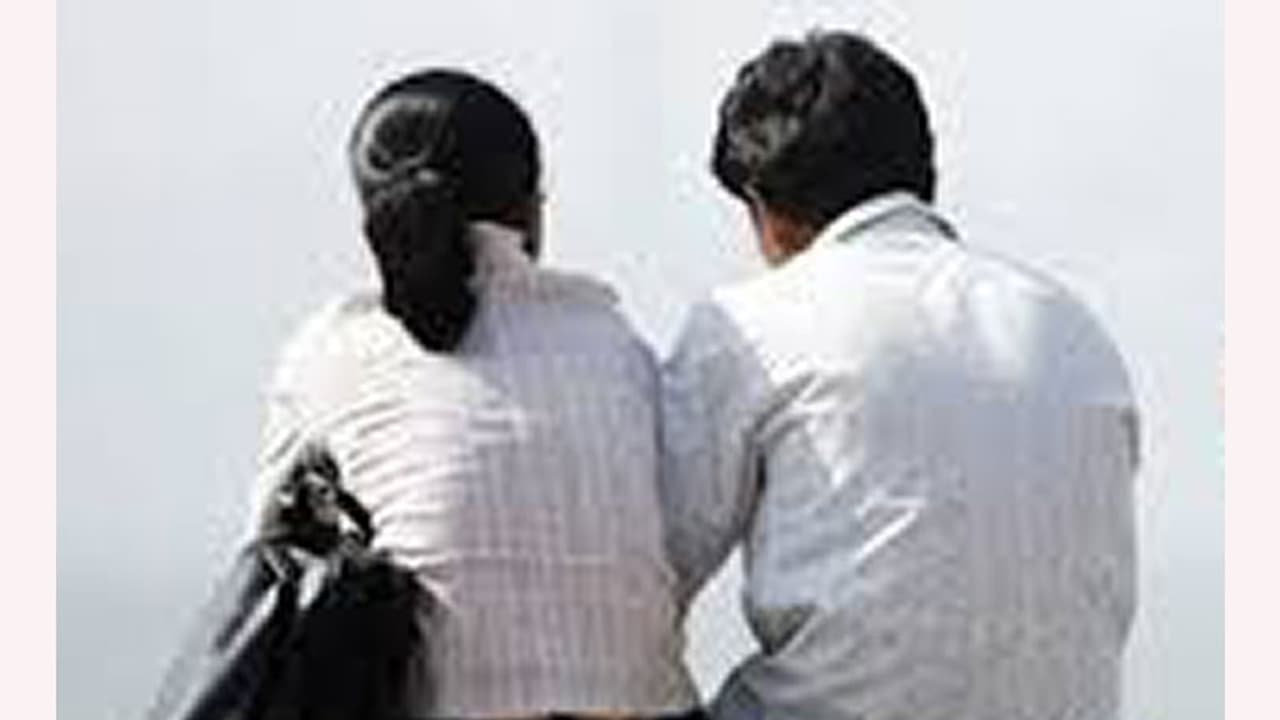 Saraswati Puja 2022: বাগদেবীর হাত ধরে বরাবরই প্রেম আসে শহরে, দেখে নিন বর্তমান প্রজন্মের কাছে প্রেম কতটা বদলেছে