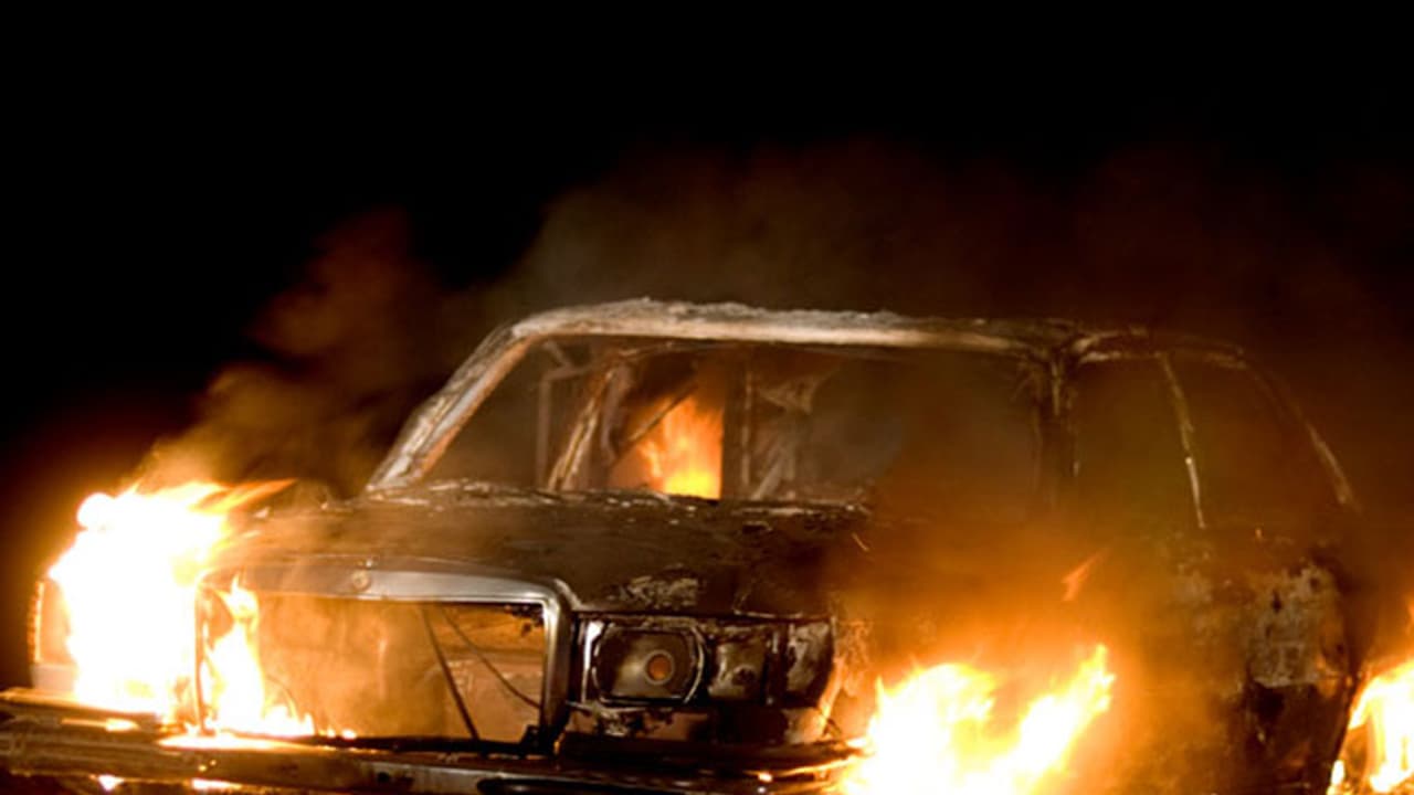 ತಾಯಿ ನೋಡಿಕೊಳ್ಳದ ಇಬ್ಬರು ಪತ್ನಿಯರನ್ನು ಕಾರಲ್ಲಿ ಸುಟ್ಟ..! ತಾಯಿ ನೋಡಿಕೊಳ್ಳದ ಇಬ್ಬರು ಪತ್ನಿಯರನ್ನು ಕಾರಲ್ಲಿ ಸುಟ್ಟ..!