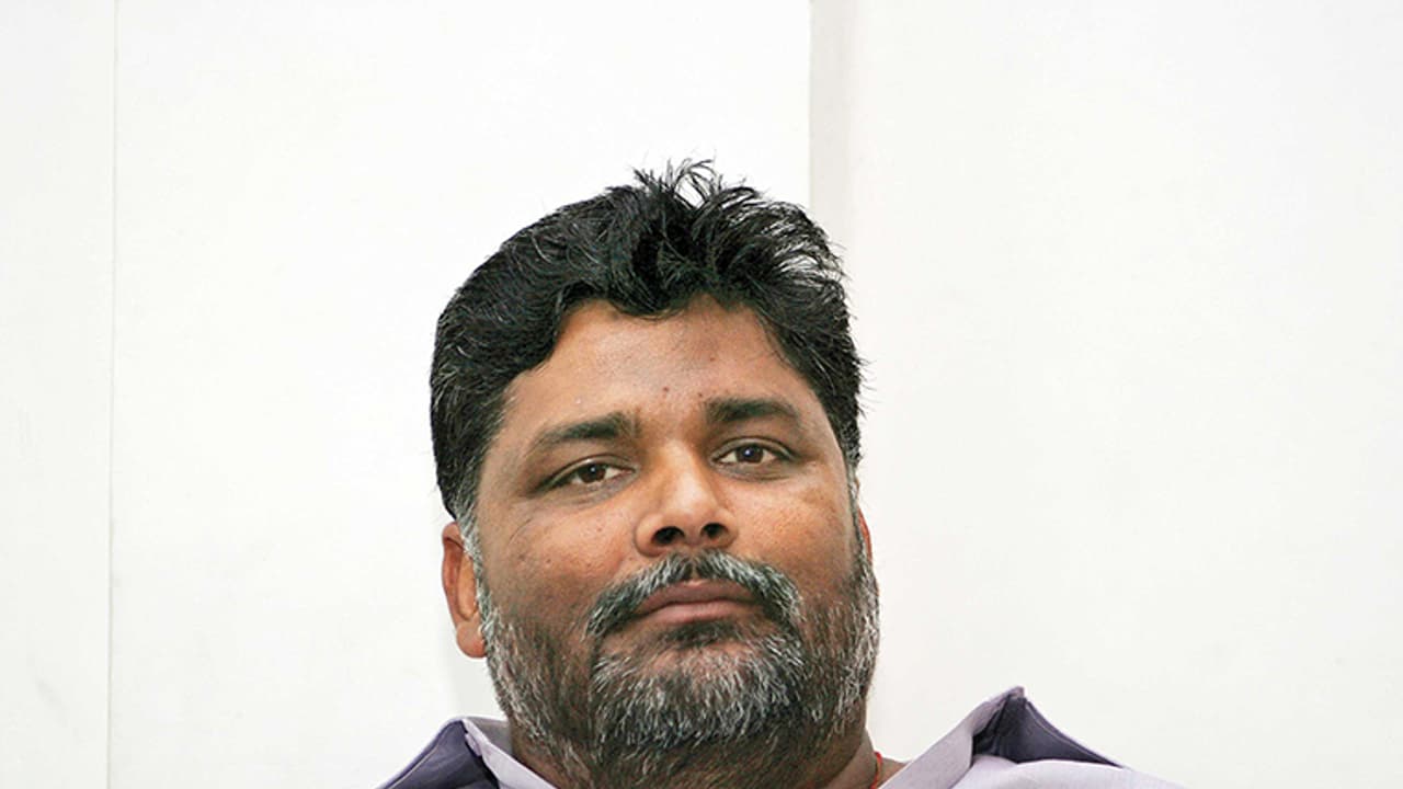 'ಸೈನಿಕರನ್ನಲ್ಲ, ರಾಜಕಾರಣಿಗಳನ್ನು ಕೊಲ್ಲಿ' ಪಪ್ಪು ವಿವಾದಿತ ಹೇಳಿಕೆ 'ಸೈನಿಕರನ್ನಲ್ಲ, ರಾಜಕಾರಣಿಗಳನ್ನು ಕೊಲ್ಲಿ' ಪಪ್ಪು ವಿವಾದಿತ ಹೇಳಿಕೆ