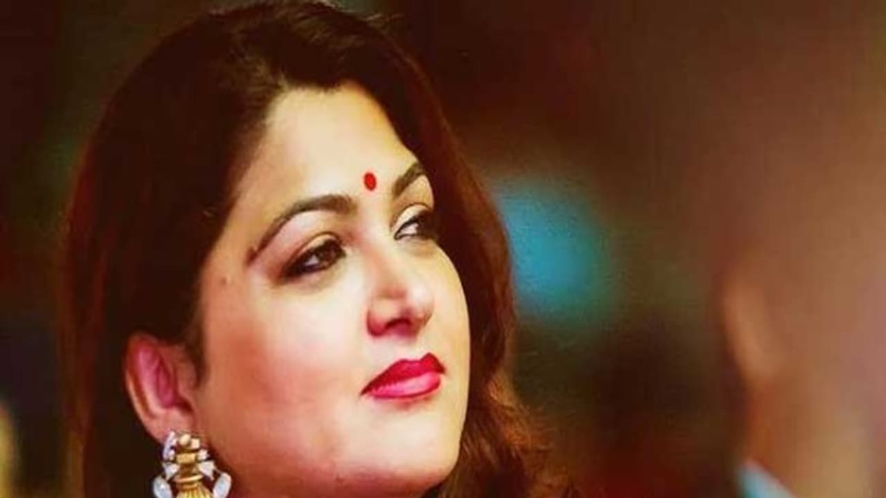 பிரபல அரசியல்வாதியை கேவலமாக திட்டிய நடிகை குஷ்பு..... பிரபல அரசியல்வாதியை கேவலமாக திட்டிய நடிகை குஷ்பு.....