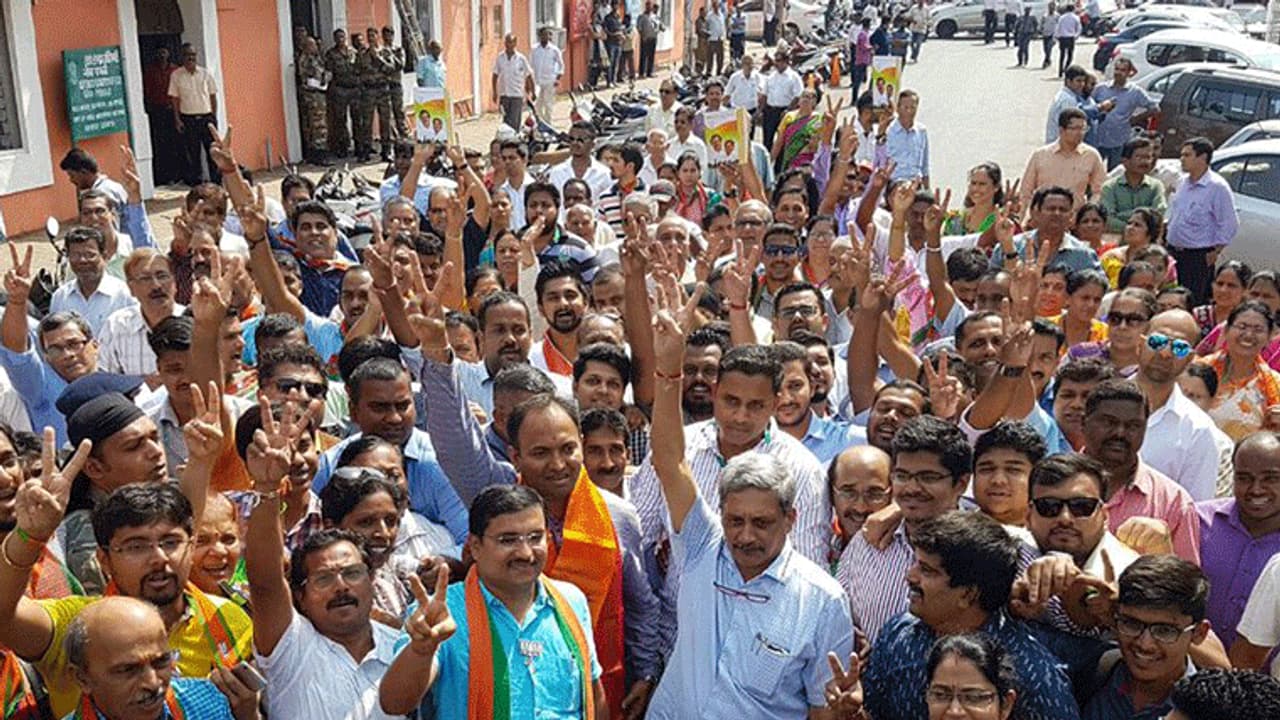 चुनाव में पैसा बोलता है! गोवा में मौजूदा विधायकों की संपत्ति करोड़ों में, पढ़ाई कोई 8वीं पास तो कुछ ग्रेजुएट