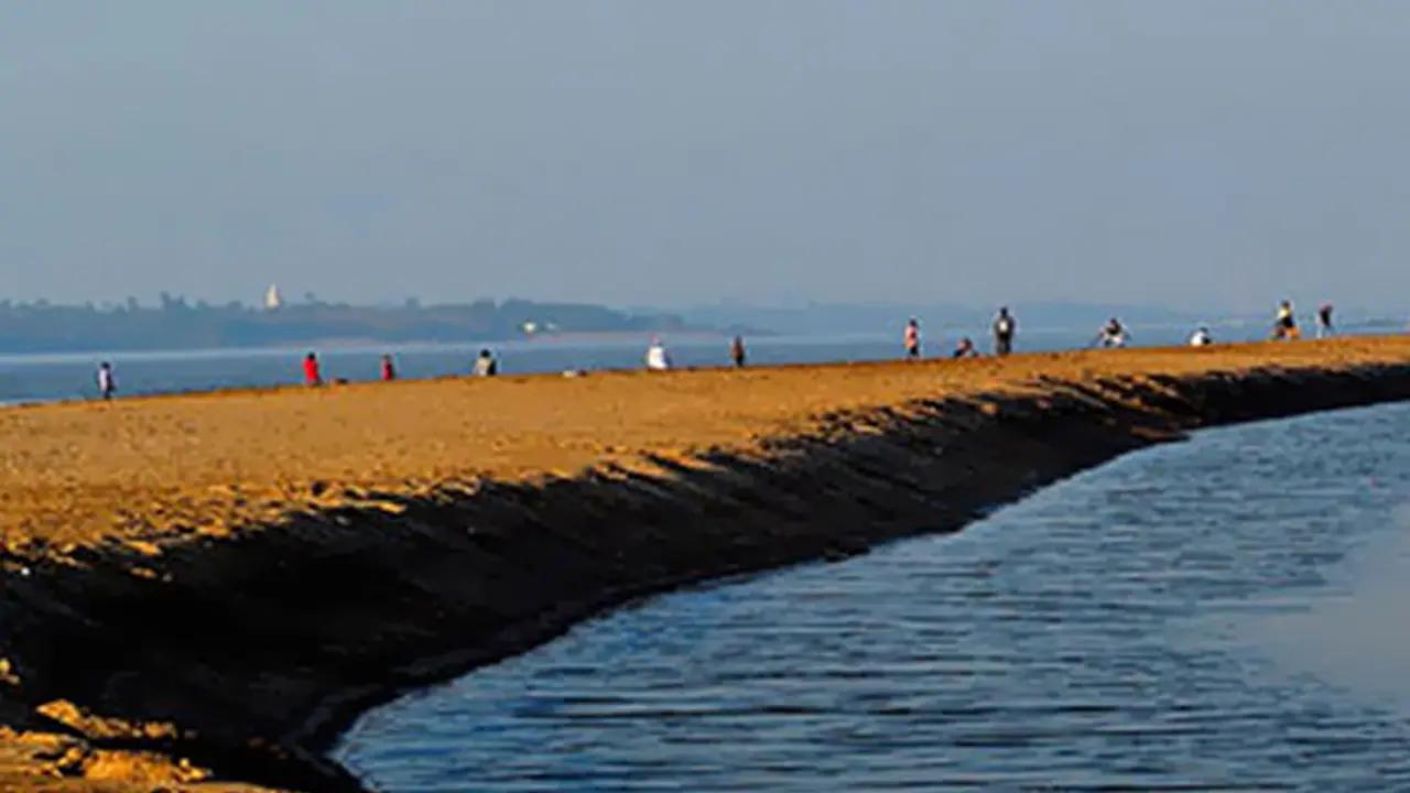 Mumbai college girl files false rape case, police let her off with only a warning Mumbai college girl files false rape case, police let her off with only a warning