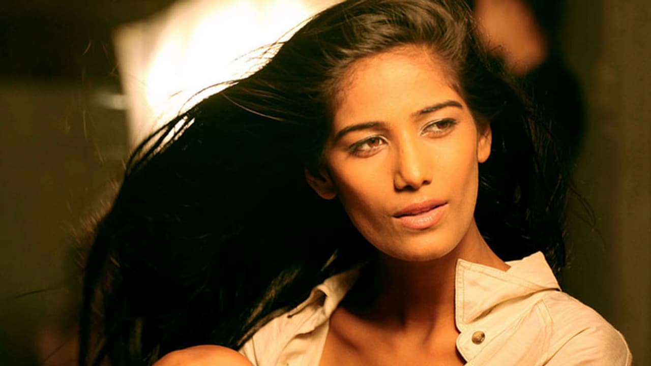 ഇന്ത്യ ജയിച്ചു, പൂനം പാണ്ഡെ വാക്ക് പാലിച്ചു; പുതിയ ടോപ് ലെസ് ചിത്രം പോസ്റ്റ് ചെയ്ത് താരം ഇന്ത്യ ജയിച്ചു, പൂനം പാണ്ഡെ വാക്ക് പാലിച്ചു; പുതിയ ടോപ് ലെസ് ചിത്രം പോസ്റ്റ് ചെയ്ത് താരം