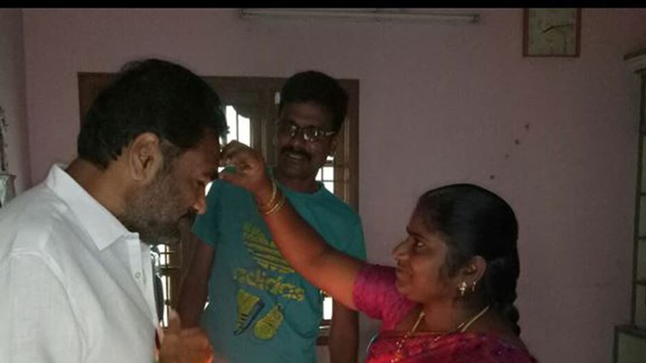 కోటంరెడ్డి ఇల్లొదలి 42 రోజులయింది, జనం మధ్యే జీవనం కోటంరెడ్డి ఇల్లొదలి 42 రోజులయింది, జనం మధ్యే జీవనం