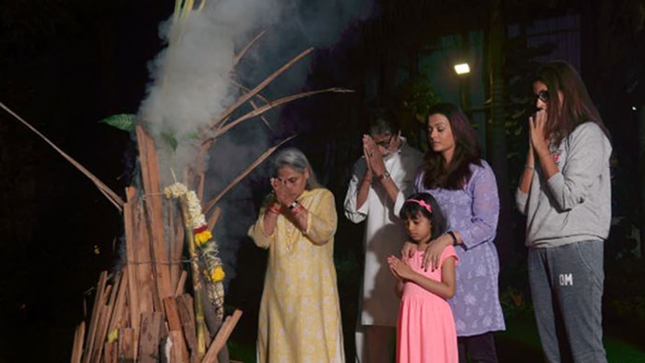 Here is how Amitabh Bachchan celebrated Holi with his grand daughter Aradhya [Photos]