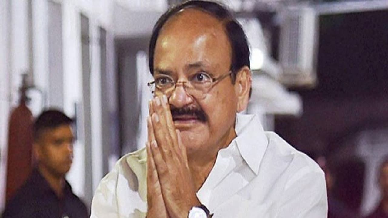 துணைஜனாதிபதி வெங்கையா நாயுடு மீண்டும் எம்.பி.க்களுக்கு அறிவுரை...! துணைஜனாதிபதி வெங்கையா நாயுடு மீண்டும் எம்.பி.க்களுக்கு அறிவுரை...!