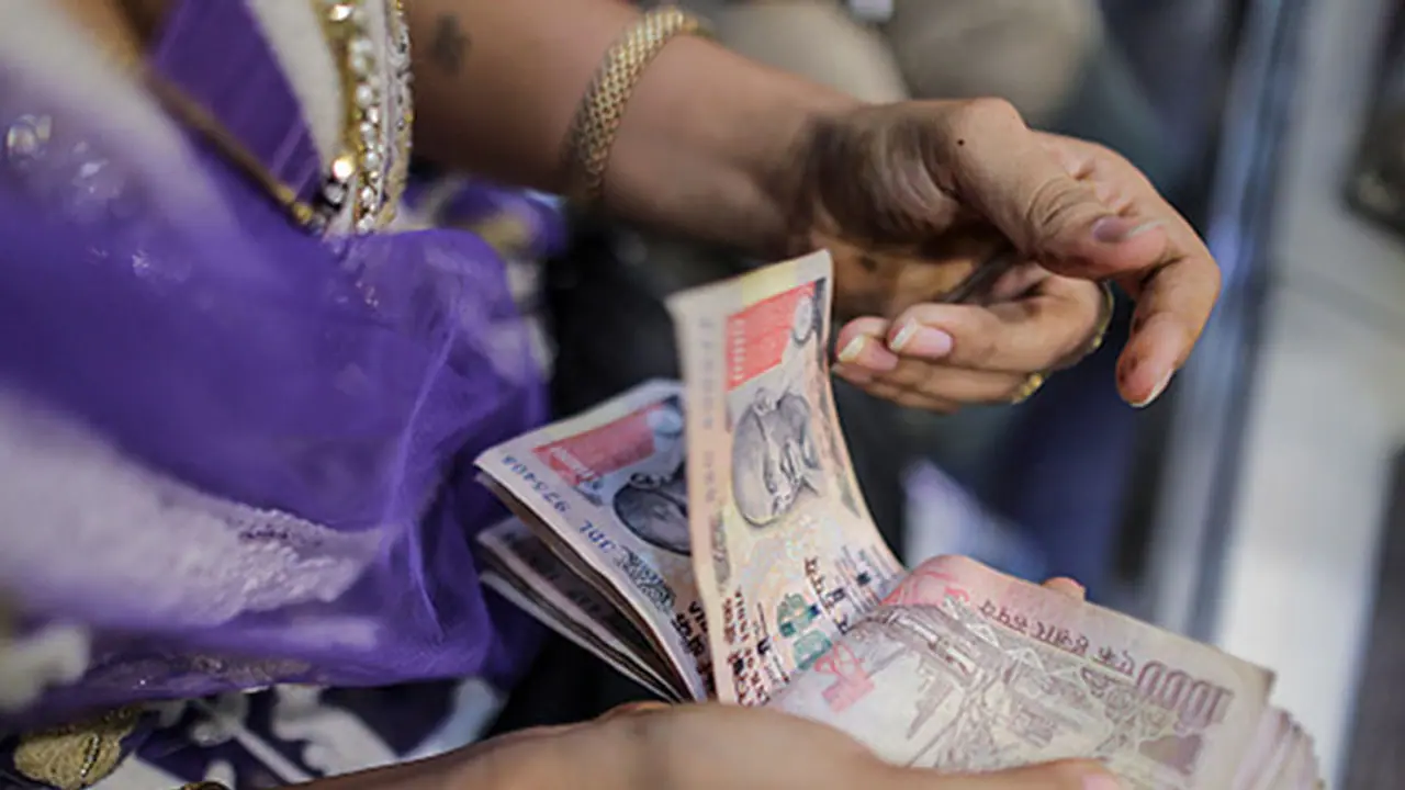 ಸುಲಭವಾಗಿ ದುಡ್ಡು ಮಾಡುವುದು ಹೇಗೆ? ಇಲ್ಲಿದೆ ಸಿಂಪಲ್ ಟಿಪ್ಸ್