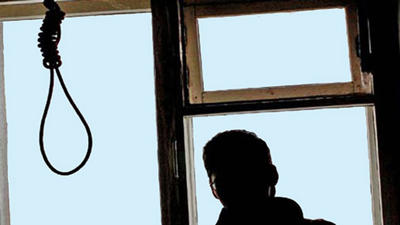 మద్యం మత్తుకు బలైన రెండు నిండు ప్రాణాలు, భార్యా భర్తల ఆత్మహత్య మద్యం మత్తుకు బలైన రెండు నిండు ప్రాణాలు, భార్యా భర్తల ఆత్మహత్య