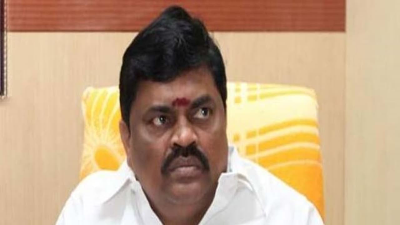 ஜெயலலிதா பிறந்தநாளுக்கு என்ன பண்ணலாம்? ஐடியா கேட்டு அழைப்பு விடுத்த அமைச்சர்... ஜெயலலிதா பிறந்தநாளுக்கு என்ன பண்ணலாம்? ஐடியா கேட்டு அழைப்பு விடுத்த அமைச்சர்...