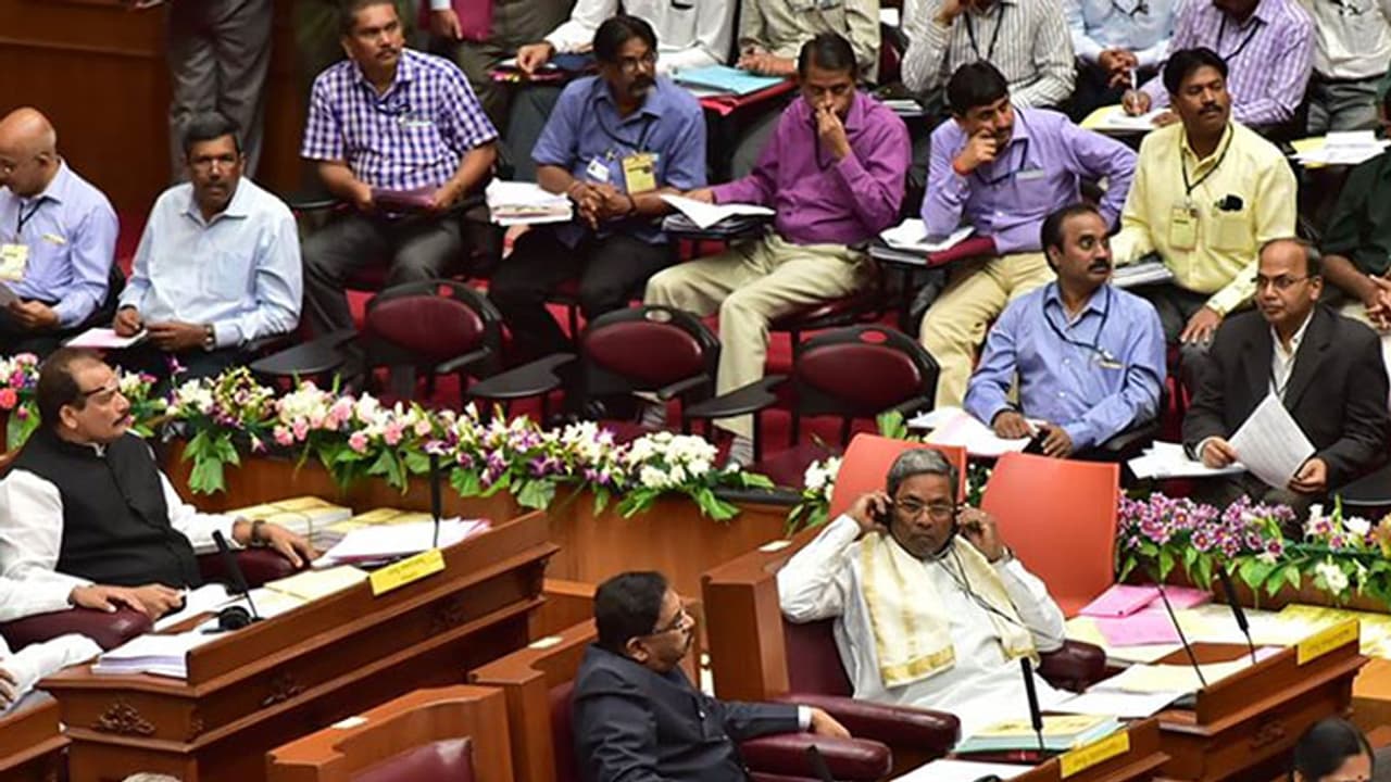 ವಿಯೆಟ್ನಾಂ ಕರಿಮೆಣಸಿನಿಂದ ರಾಜ್ಯದ ರೈತರಿಗೆ ಕಷ್ಟ ವಿಯೆಟ್ನಾಂ ಕರಿಮೆಣಸಿನಿಂದ ರಾಜ್ಯದ ರೈತರಿಗೆ ಕಷ್ಟ