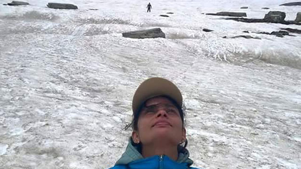 വളരെ വര്ഷങ്ങള്ക്ക് ശേഷം, മഞ്ഞറിയുമ്പോള് ഒരുവള് കുട്ടിക്കാലം തൊടുന്നു! വളരെ വര്ഷങ്ങള്ക്ക് ശേഷം, മഞ്ഞറിയുമ്പോള് ഒരുവള് കുട്ടിക്കാലം തൊടുന്നു!