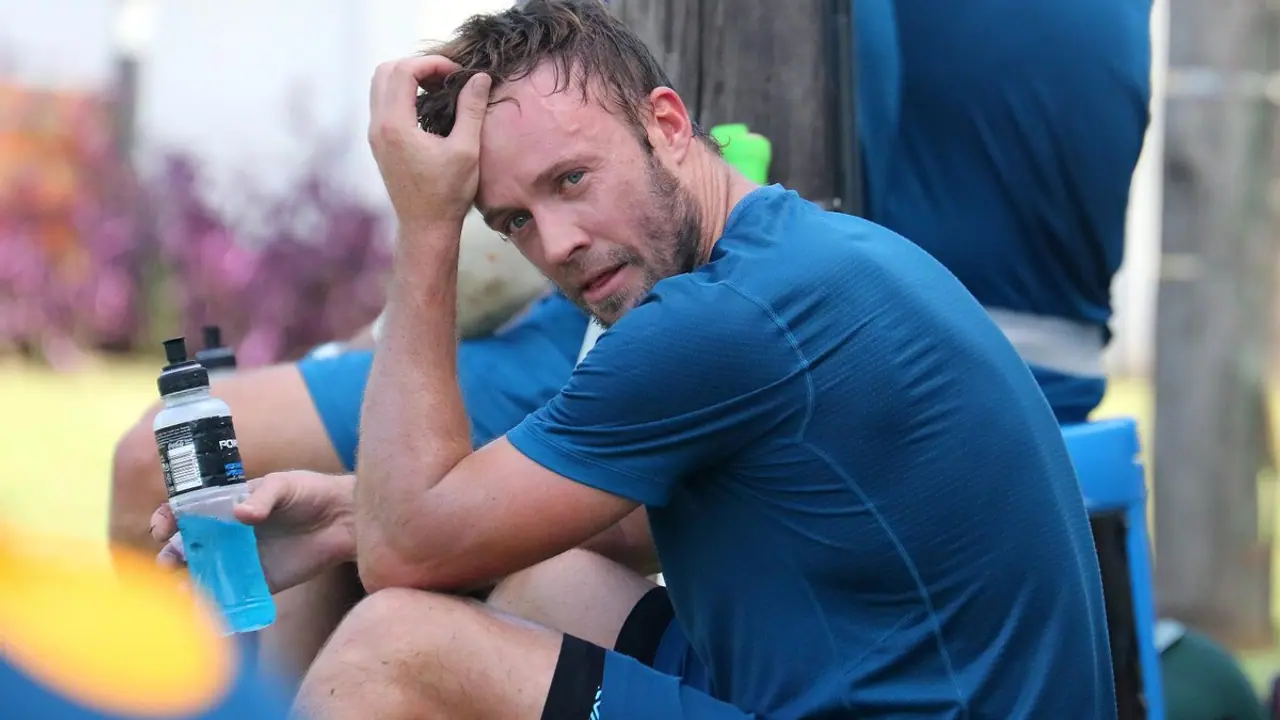 అబద్ధం: కుండ బద్దలు కొట్టిన డివిలియర్స్ అబద్ధం: కుండ బద్దలు కొట్టిన డివిలియర్స్