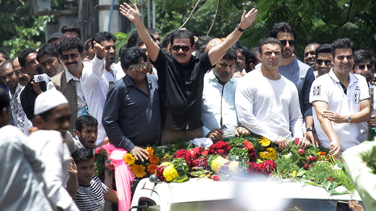 ‘ಜಮೀರ್ ಇನ್ನೂ ಮಗು, ಆತನನ್ನು ಸೋಲಿಸಲು ನಾನು ರೆಡಿ’ ‘ಜಮೀರ್ ಇನ್ನೂ ಮಗು, ಆತನನ್ನು ಸೋಲಿಸಲು ನಾನು ರೆಡಿ’