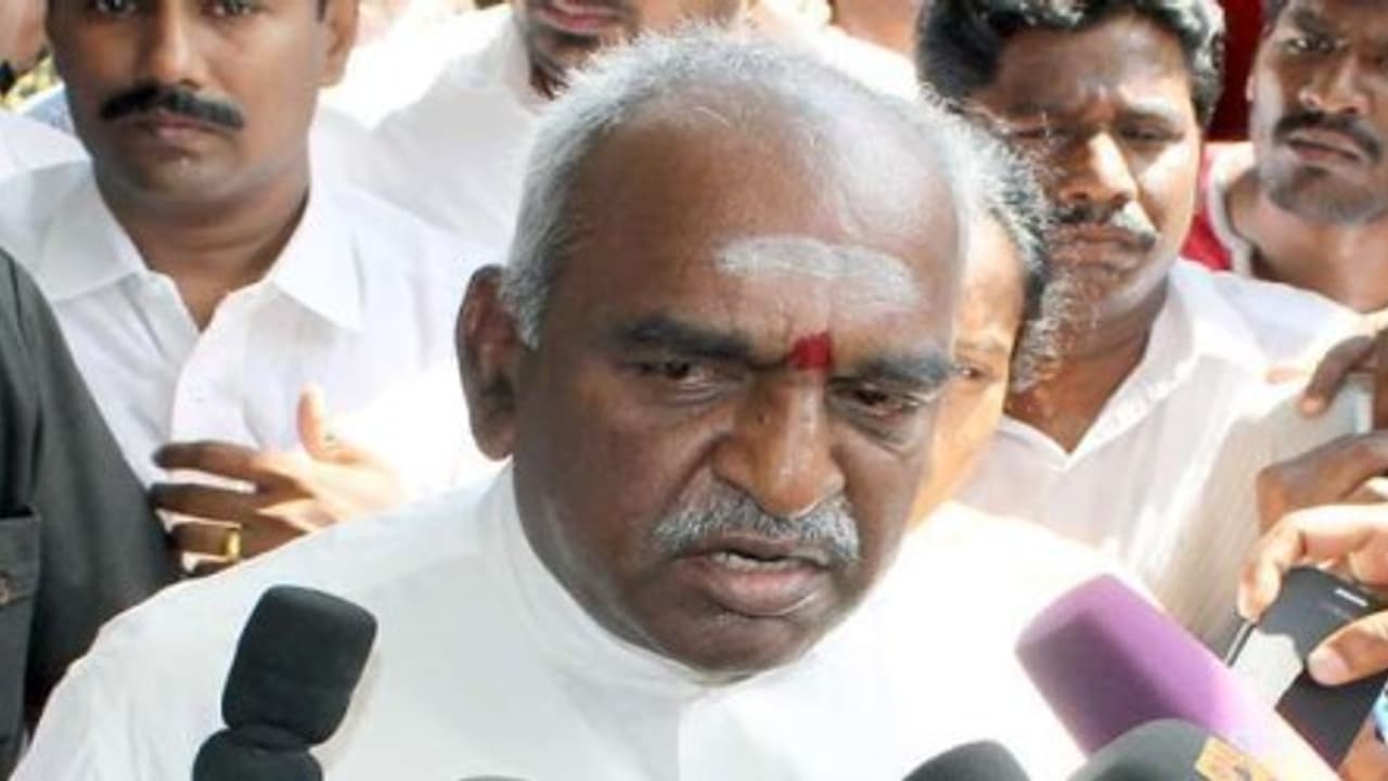 "தமிழகத்தில் எந்தக் கட்சிக்கும் காலே இல்லை" குத்திக் காட்டும் பொன்.ராதா "தமிழகத்தில் எந்தக் கட்சிக்கும் காலே இல்லை" குத்திக் காட்டும் பொன்.ராதா