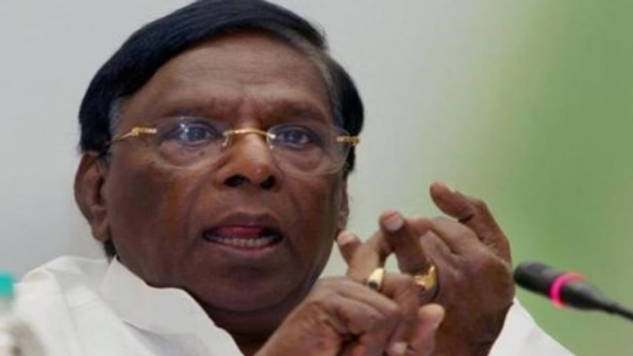 "கிரிமினல் வழக்கு உள்ளவர்களுக்கு பதவி பிரமாணமா?" கொந்தளிக்கும் நாராயணசாமி! "கிரிமினல் வழக்கு உள்ளவர்களுக்கு பதவி பிரமாணமா?" கொந்தளிக்கும் நாராயணசாமி!