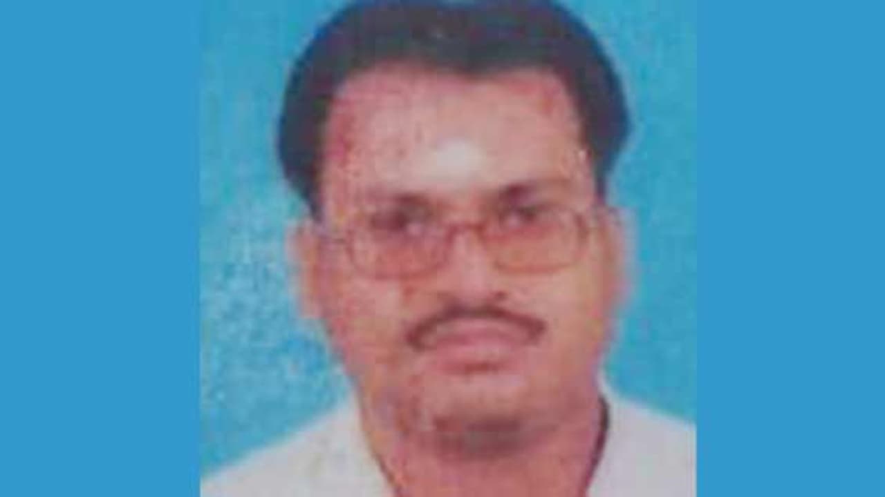 கலெக்டர் பி.ஏ. படுகொலை … கள்ளக் காதல் காரணமா ? மர்ம பெண்ணை ட்ரேஸ் பண்ணும் போலீஸ் !! கலெக்டர் பி.ஏ. படுகொலை … கள்ளக் காதல் காரணமா ? மர்ம பெண்ணை ட்ரேஸ் பண்ணும் போலீஸ் !!