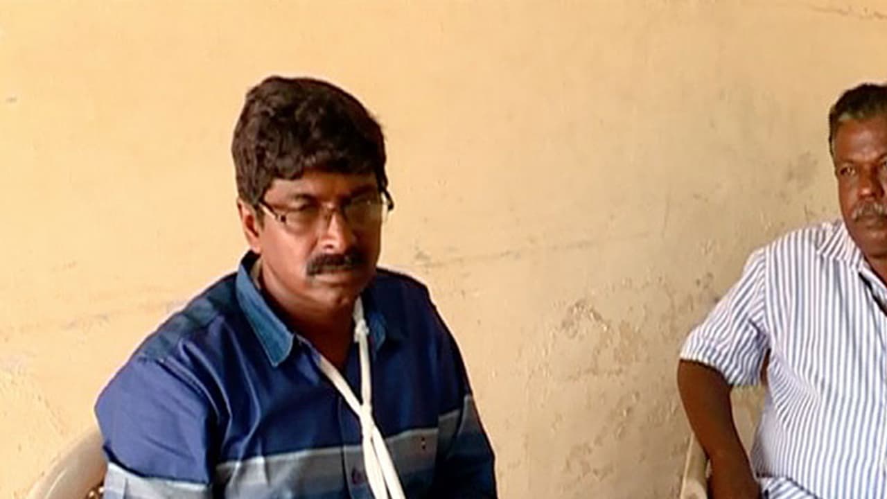 സ്വകാര്യ ബസിന്റെ അനധികൃത പാര്ക്കിങ് ചോദ്യം ചെയ്ത എ.ടി.ഒയെ ബസ്സിടിപ്പിച്ചെന്ന് പരാതി സ്വകാര്യ ബസിന്റെ അനധികൃത പാര്ക്കിങ് ചോദ്യം ചെയ്ത എ.ടി.ഒയെ ബസ്സിടിപ്പിച്ചെന്ന് പരാതി