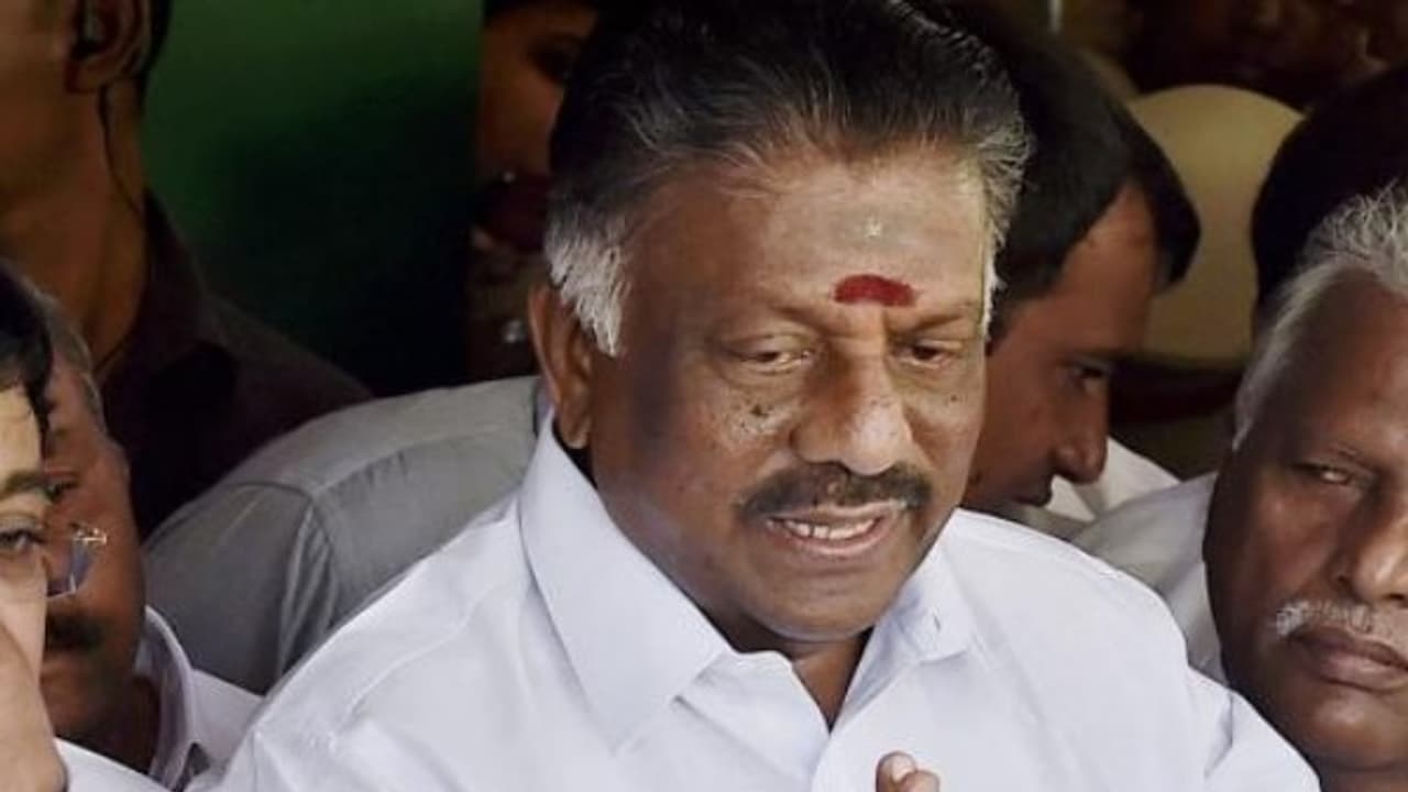 இதுதாங்க நிலைமை...! தனியாரையும் பாருங்க...! தமிழக அரசையும் பாருங்க..! நியாயப்படுத்தும் பன்னீர்...! இதுதாங்க நிலைமை...! தனியாரையும் பாருங்க...! தமிழக அரசையும் பாருங்க..! நியாயப்படுத்தும் பன்னீர்...!