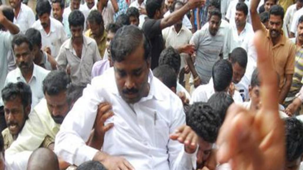 வேல்முருகன் கவலைக்கிடம்... ஸ்டான்லி மருத்துவமனையில் தீவிர சிகிச்சை! வேல்முருகன் கவலைக்கிடம்... ஸ்டான்லி மருத்துவமனையில் தீவிர சிகிச்சை!