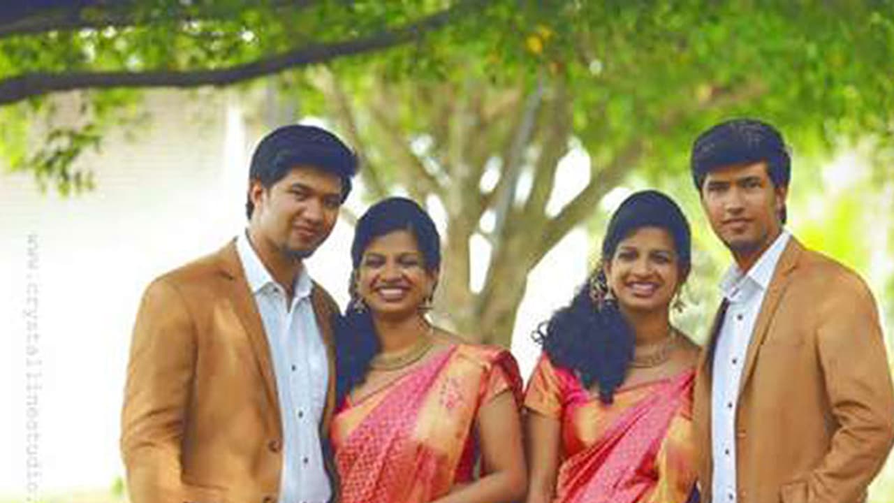 ഇരട്ടകള്ക്ക് കൂട്ടായി ഇരട്ട സഹോദരിമാര് ഇരട്ടകള്ക്ക് കൂട്ടായി ഇരട്ട സഹോദരിമാര്