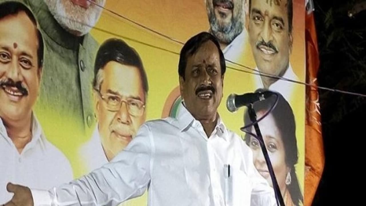 கீழ்த்தரமான கருத்துக்கு ஹெச்.ராஜா உடனே மன்னிப்பு கேட்கணும்...! இல்லைன்னா...! எச்சரிக்கை விடுக்கும் மூன்று எம்.எல்.ஏக்கள்...! கீழ்த்தரமான கருத்துக்கு ஹெச்.ராஜா உடனே மன்னிப்பு கேட்கணும்...! இல்லைன்னா...! எச்சரிக்கை விடுக்கும் மூன்று எம்.எல்.ஏக்கள்...!