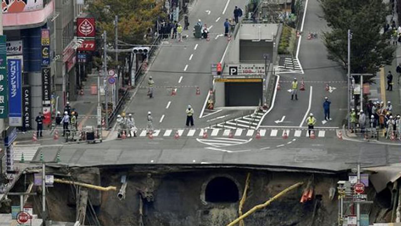 ಬೆಳಗ್ಗೆ ಎದ್ದೇಳುವಷ್ಟರಲ್ಲಿ ಜಪಾನ್ ಜನರಿಗೆಲ್ಲ ಶಾಕ್ ಕಾದಿತ್ತು....! ಬೆಳಗ್ಗೆ ಎದ್ದೇಳುವಷ್ಟರಲ್ಲಿ ಜಪಾನ್ ಜನರಿಗೆಲ್ಲ ಶಾಕ್ ಕಾದಿತ್ತು....!