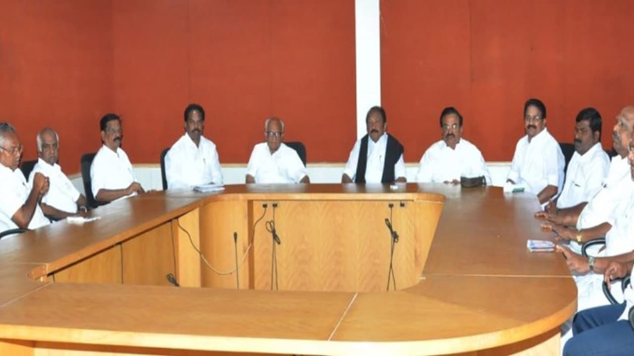 "ஆர்.கே.நகர் தொகுதியில் எந்த கட்சிக்கும் ஆதரவு இல்லை" வைகோ புறக்கணிப்பு "ஆர்.கே.நகர் தொகுதியில் எந்த கட்சிக்கும் ஆதரவு இல்லை" வைகோ புறக்கணிப்பு