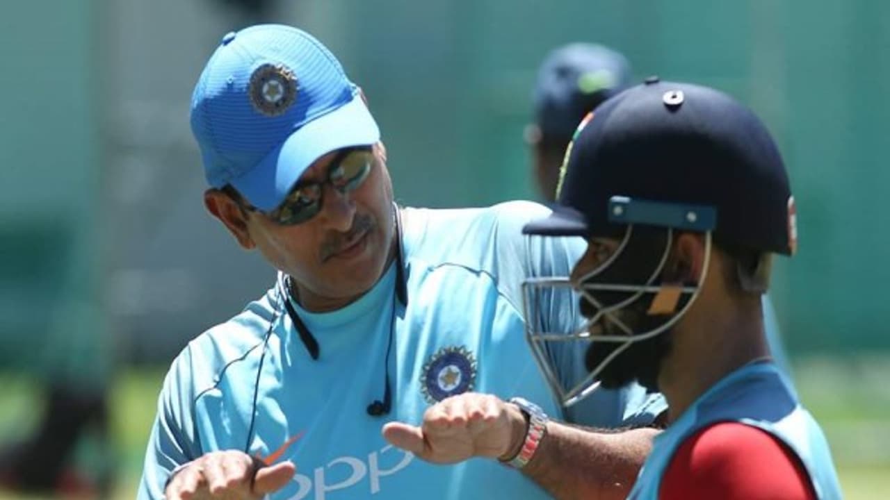 நாங்கள் வீரர்களுக்கு எதிராக விளையாடுவதில்லை. ஒரு நாட்டுக்கு எதிராகவே விளையாடுகிறோம் ரவி சாஸ்திரி... நாங்கள் வீரர்களுக்கு எதிராக விளையாடுவதில்லை. ஒரு நாட்டுக்கு எதிராகவே விளையாடுகிறோம் ரவி சாஸ்திரி...