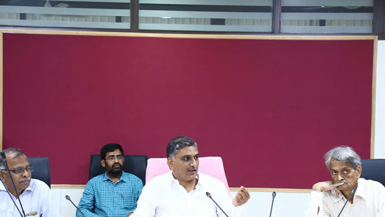 నత్తకే నడకలు నేర్పుతున్నారు నత్తకే నడకలు నేర్పుతున్నారు