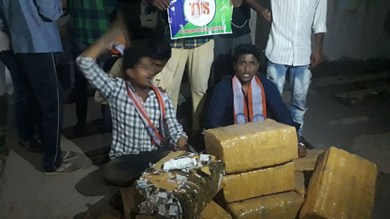 కాలేజీ హాస్టల్లో 100 కిలోల గంజాయి లభ్యం కాలేజీ హాస్టల్లో 100 కిలోల గంజాయి లభ్యం