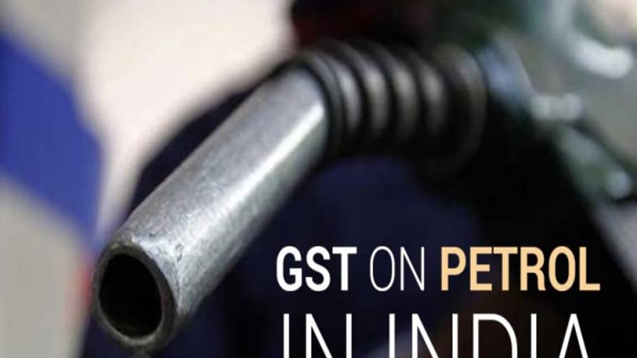 ஜிஎஸ்டி வரம்புக்குள் வருகிறதா பெட்ரோல், டீசல்!! என்ன சொல்கிறார் அமைச்சர் தர்மேந்திர பிரதான்? ஜிஎஸ்டி வரம்புக்குள் வருகிறதா பெட்ரோல், டீசல்!! என்ன சொல்கிறார் அமைச்சர் தர்மேந்திர பிரதான்?