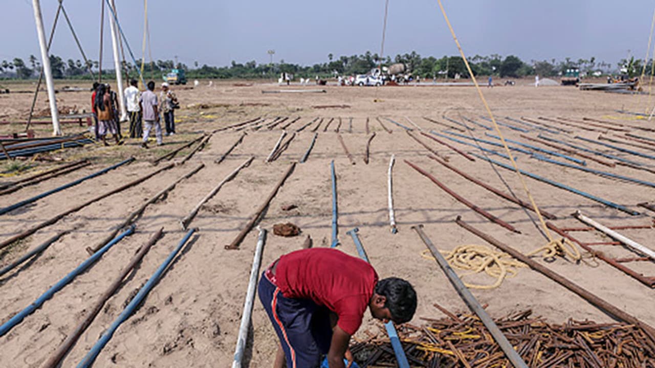 Naidu planning to build Amaravati on illegally acquired farmers land? Naidu planning to build Amaravati on illegally acquired farmers land?