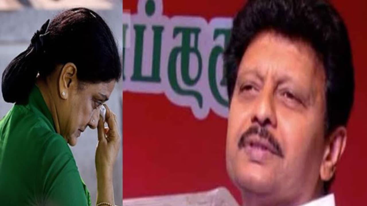 சசிகலாவை சகோதரி என்று கூட கூறக்கூடாது....திவாகரனுக்கு "நோட்டீஸ்" அனுப்பிய வழக்கறிஞர்..! சசிகலாவை சகோதரி என்று கூட கூறக்கூடாது....திவாகரனுக்கு "நோட்டீஸ்" அனுப்பிய வழக்கறிஞர்..!